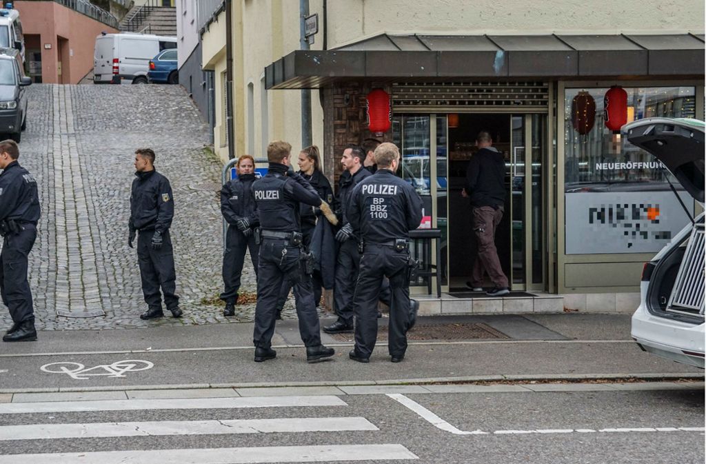 In Böblingen und Nufringen durchsuchten Bundespolizisten Wohnungen und Imbisse. Foto: SDMG/SDMG / Dettenmeyer