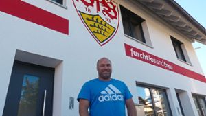 VfB-Fan streicht sein Haus in Vereinsfarben