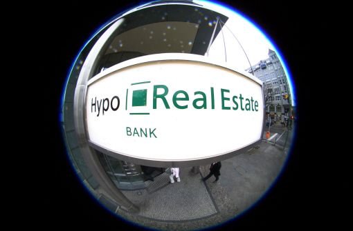 Die Hypo Real Estate (HRE) hat nach der bisherigen Einschätzung des Oberlandesgerichts München ihre Anleger zu spät über die Folgen der Finanzkrise für die Bank informiert.  Foto: dpa