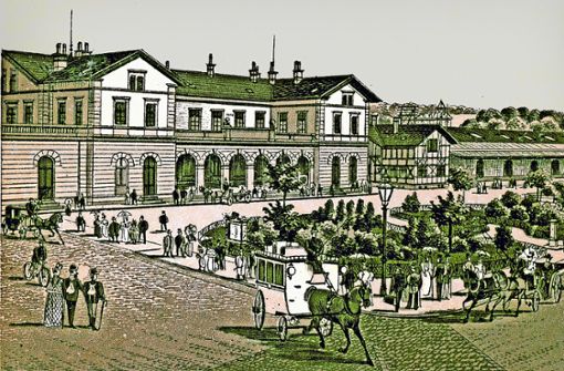 Um das Jahr 1900 ist der Platz vor dem  Göppinger  Bahnhof  ein beliebter Aufenthaltsort gewesen... Foto: Kreisarchiv