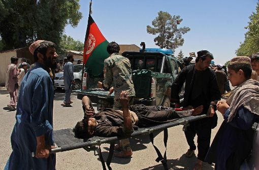 ei einem Autobombenanschlag auf eine Bank in der bitter umkämpften südafghanischen Provinz Helmand sind Dutzende Menschen gestorben. Foto: AFP
