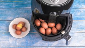 Eier in der Heißluftfritteuse zubereiten