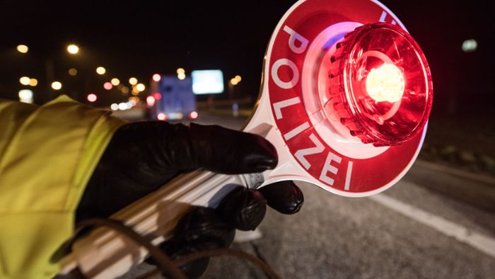 Polizei stoppt Falschfahrerin auf der B313 bei Köngen