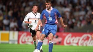 VfB-Profi Zvonimir Soldo (rechts) besiegt im Viertelfinale der WM 1998 Deutschland mit  Lothar Matthäus (links). In unserer Bildergalerie blicken wir auf die weiteren Stuttgarter Spieler in der Runde der letzten Acht bei einer Fußball-WM zurück. Foto: Baumann