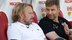 Sportvorstand Thomas Hitzlsperger (re.) will Sportdirektor Sven Mislintat beim VfB Stuttgart halten. Foto: Baumann