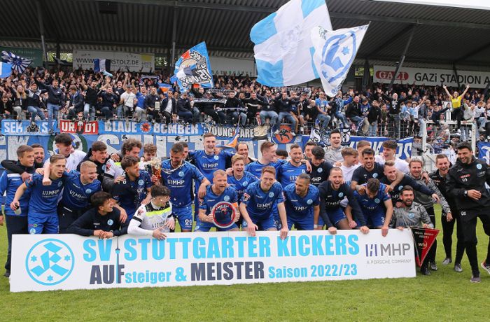 Stuttgarter Kickers: Jubiläumstor, Zuschauerrekord  und die Aussicht auf den Rathausbalkon