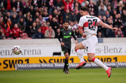 Im bislang letzten Duell besiegte der VfB Stuttgart Hannover 96 5:1 – auch Mario Gomez traf. Foto: Baumann