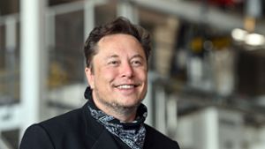Elon Musk bei seinem letzten Besuch in der Tesla Gigafactory in Grünheide vor rund vier Monaten. Foto: Patrick Pleul/dpa-Zentralbild/dpa