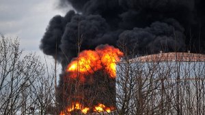 Explosion auf Gelände der Shell-Raffinerie
