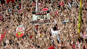 Endlich ein Sieg: Die VfB-Fans haben lange darauf gewartet Foto: Pressefoto Baumann