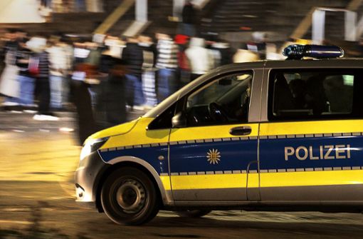 Die Polizei zeigt Präsenz am Stuttgart  Schlossplatz. Foto: Lichtgut/Julian Rettig