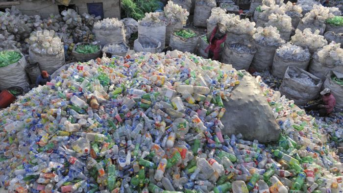 Die Welt erstickt im Plastikmüll