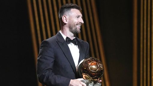 Lionel Messi hatte in diesem Jahr den Ballon d’Or gewonnen, wird er auch bei der Wahl zum Weltfußballer seine Konkurrenz hinter sich lassen? Foto: dpa/Michel Euler