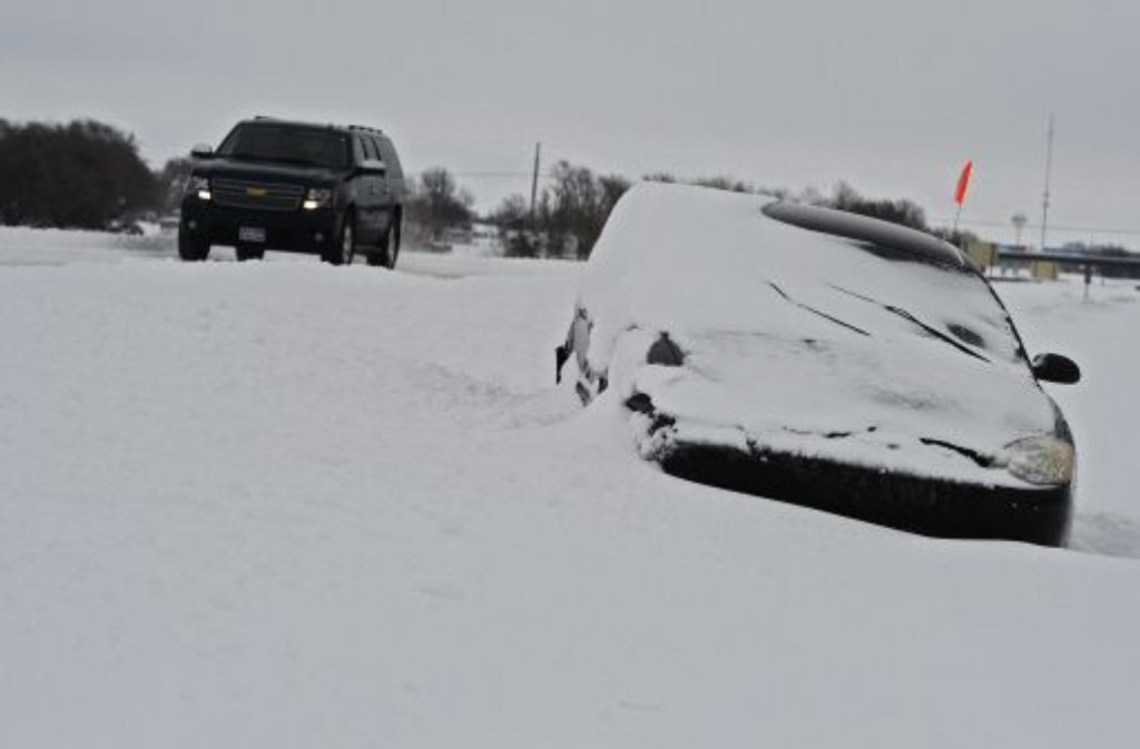 Kaum zwei Wochen nach Schneesturm „Nemo“ hat der Sturm „Q“ Millionen Amerikanern im Mittleren Westen des Landes einen erneuten Wintereinbruch beschert. In rund 20 Staaten hat das Unwetter Schnee, Eis und Regen gebracht.