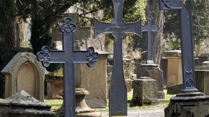 16. Juni: Diebe auf Friedhof unterwegs