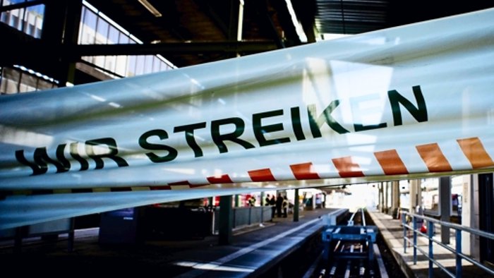 Bahn-Streik führt zu kilometerlangen Staus