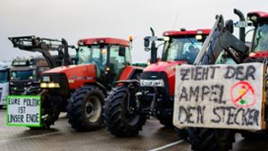 Die Demonstranten haben unterschiedliche Ziele – bei den Bauern steht die Bundesregierung in der Kritik. Foto: dpa/Philipp Schulze
