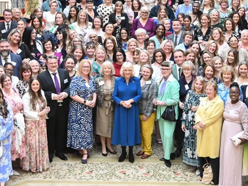 Königin Camilla und ihre 300 Gäste im Buckingham Palast. Foto: Eamonn M. McCormack - Pool/Getty Images