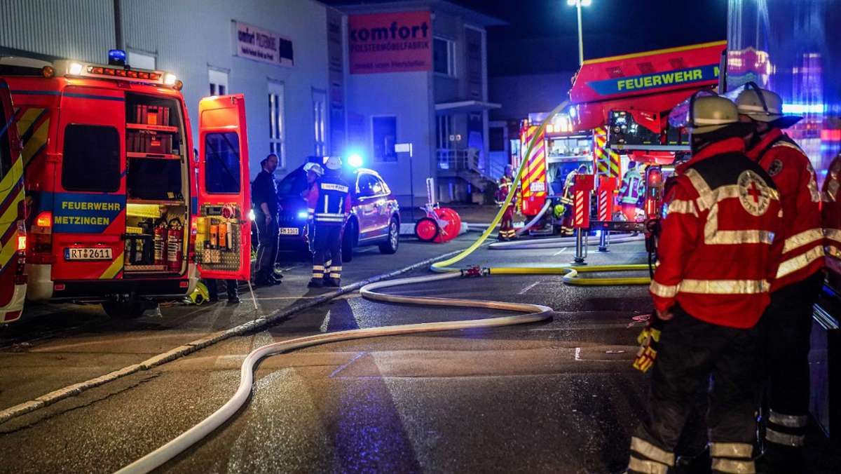 Brand in Metzingen: Hoher Sachschaden bei Feuer in Lagerhalle