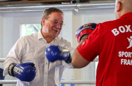 Der Spitzenkandidat zieht die Boxhandschuhe an. Die Wahlkämpfer im Südwesten hätten lieber klare Botschaften als schöne Bilder. Foto: AFP/Armando Babani