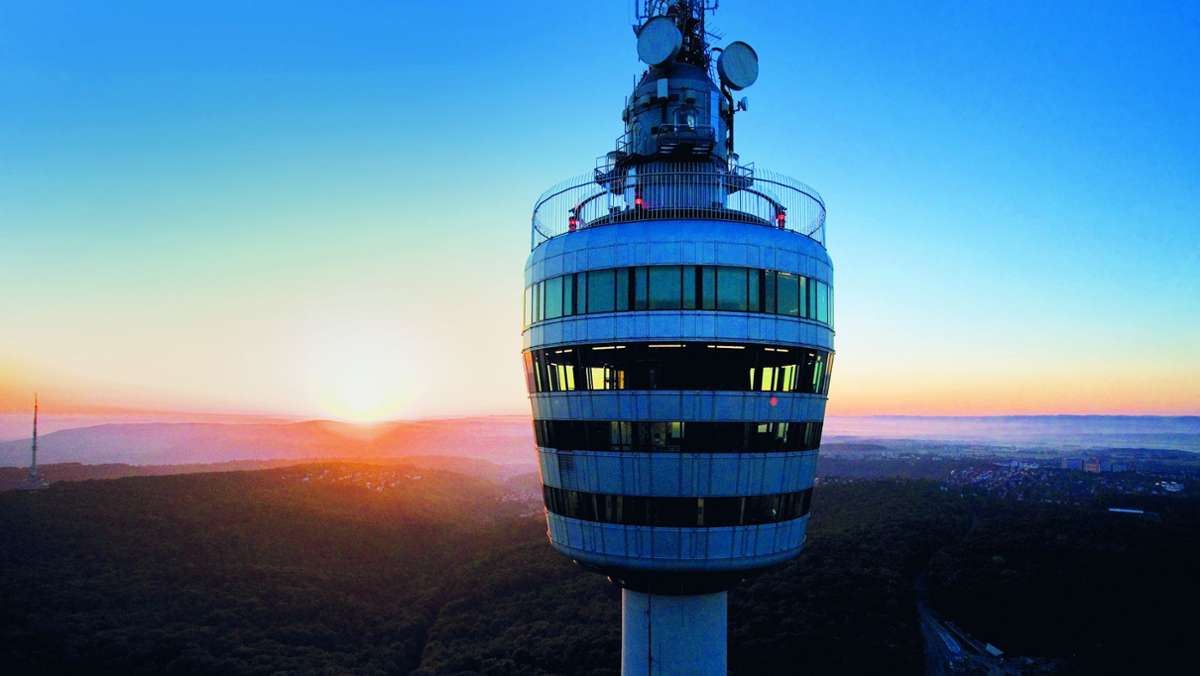 Für Frühaufsteher in Stuttgart: Sonnenaufgang auf dem Fernsehturm