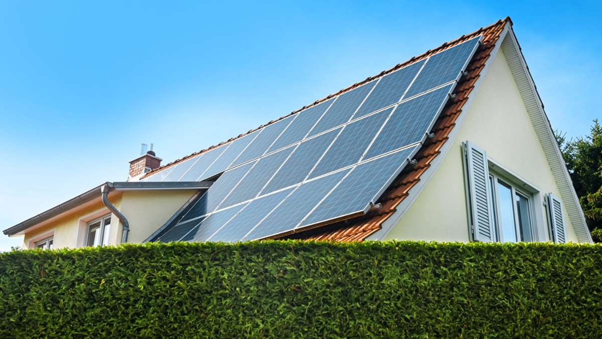 Photovoltaik-Ausbau in Stuttgart: Warum eine Solaranlage seit 15 Monaten nicht ans  Netz geht