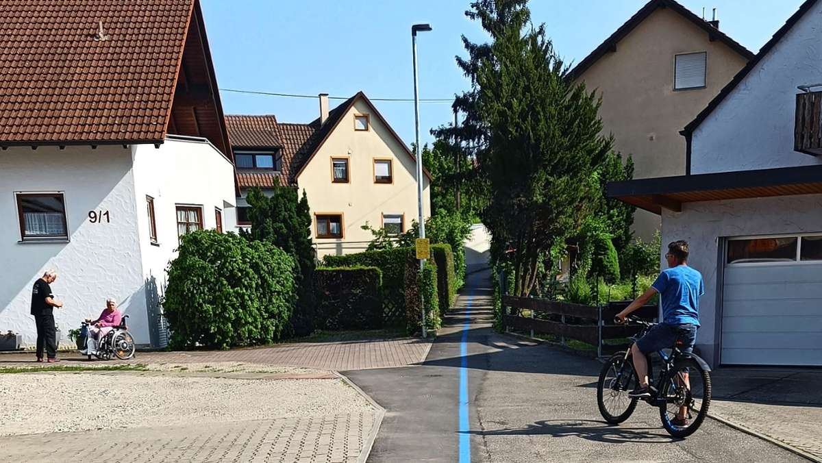 Farbe im öffentlichen Raum in Sielmingen: Grenzverlauf in Blau