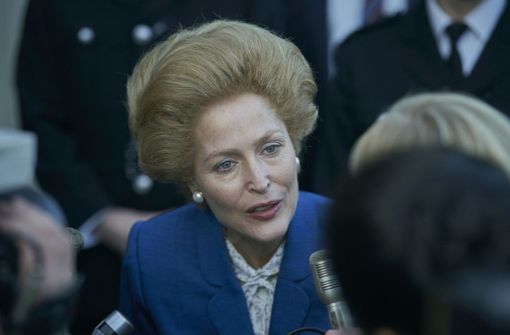 Gillian Anderson als Premierministerin Margaret Thatcher. Foto: AP/Netflix/Des Willie