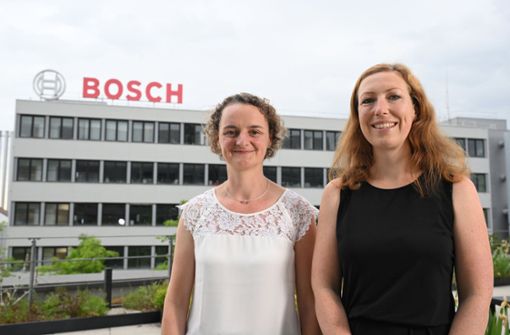 Die beiden Bosch-Führungskräfte Ina  Skultety und Isabell Kormos beweisen: Führung geht auch in Teilzeit und ohne Dauerstress. Foto: dpa/Bernd Weißbrod