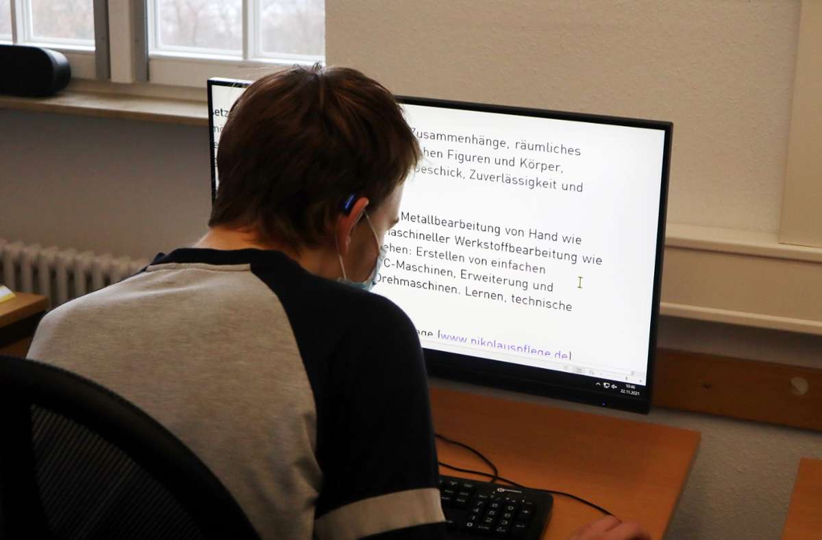 Bei manchen Schülern kommt zur Seh- noch eine Hörbehinderung dazu. Foto: Nikolauspflege/Zeyen