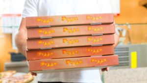 Raub in Stammheim: Unbekannte überfallen Pizzaboten – Zeugen gesucht