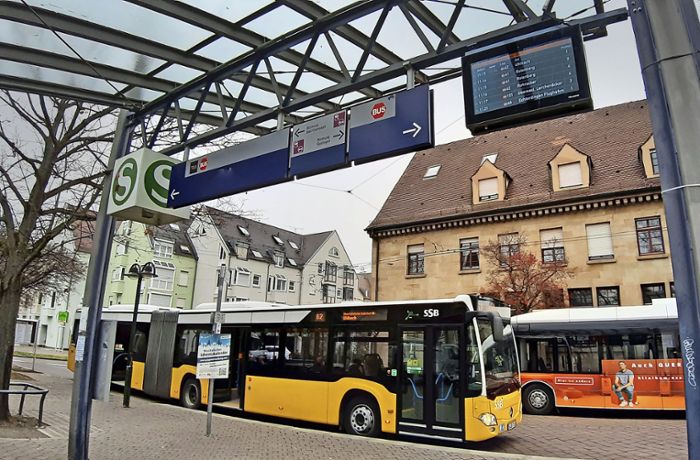 Bahnhof Obertürkheim: Busfahrer sollen auf Umsteiger warten