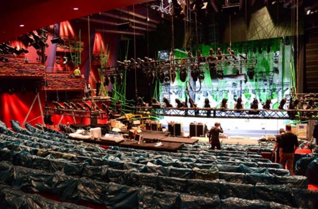 Disneys Musical Tarzan wird ab dem 21. November das Stage Apollo Theater in Stuttgart in eine spektakuläre Dschungelwelt verwandeln. Wir waren bei den Aufbauarbeiten mit der Kamera vor Ort. Klicken Sie sich durch die Fotostrecke. Foto: FRIEBE|PR/ Sven Friebe