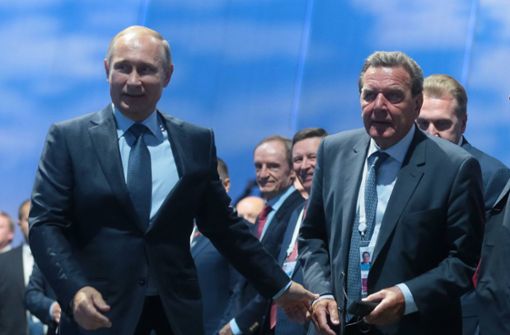 Gerhard Schröder (rechts) will Wladimir Putin am Donnerstag treffen. Foto: imago images/ITAR-TASS/imago stock&people