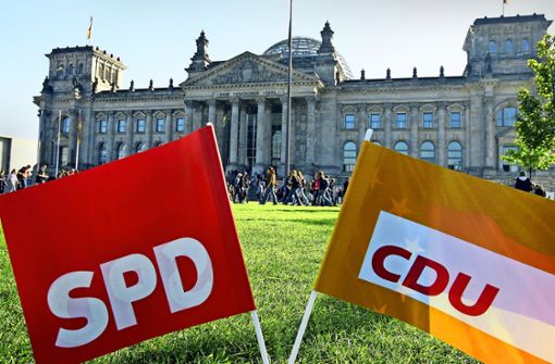 Wie sollen sich SPD und CDU   künftig positionieren? Die Parteichefs Saskia Esken und Norbert Walter-Borjans sowie Annegret Kramp-Karrenbauer   haben bis zur Wahl 2021   viel zu tun. Foto: dpa/G. Breloer
