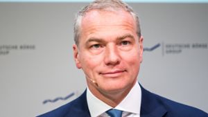 Carsten Kengeter, Vorstandsvorsitzender der Deutschen Börse AG, sieht die geplante Fusion als Geschäft unter Gleichen. Foto: dpa