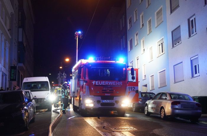 Stuttgart-Mitte: Feuerwehr rückt zu Küchenbrand aus