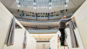 Auf die Plätze: Der Aufbau des Impfzentrums im Stuttgarter Hegelsaal ist  längst abgeschlossen. Foto: Lichtgut/Leif Piechowski