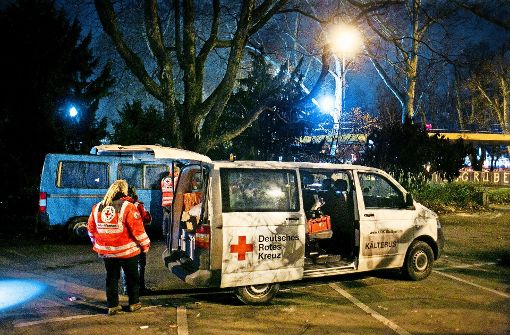 Wer partout in keine Unterkunft will, bekommt Hilfe vom Kältebusteam des Deutschen Roten Kreuzes. Foto: Horst Rudel