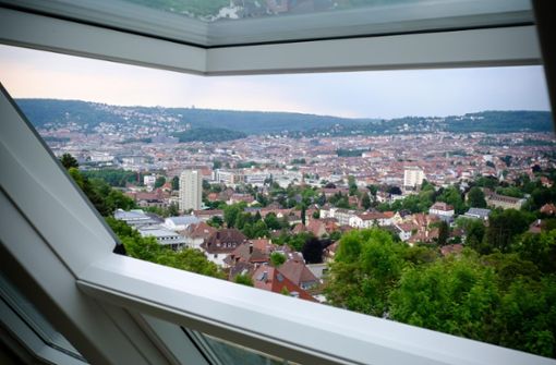 Blick aus Stuttgarts Toplage auf den Talkessel – nicht nur auf der Halbhöhe werden inzwischen astronomische Preise für Wohnungen bezahlt. Foto: Lichtgut/Zweygarth