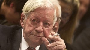Helmut Schmidt raucht, ARD bekommt Ärger