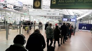 Der Warnstreik des Sicherheitspersonals hat auch Auswirkungen auf den Flughafen Stuttgart. Foto: dpa