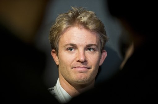 Auch Nico Rosberg versteigert seinen Ice Bucket. Foto: dpa