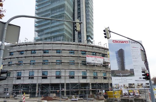 Der Gewa-Tower mit Hotel (im Vordergrund) ist  weit im Bau fortgeschritten. Foto: Michael Käfer