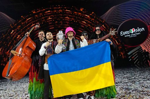 Die Ukrainische Gruppe Kalush Orchestra  gewann die diesjährige Ausgabe des ESC. Russische Künstler waren zuvor ausgeschlossen worden. Foto: dpa/Luca Bruno