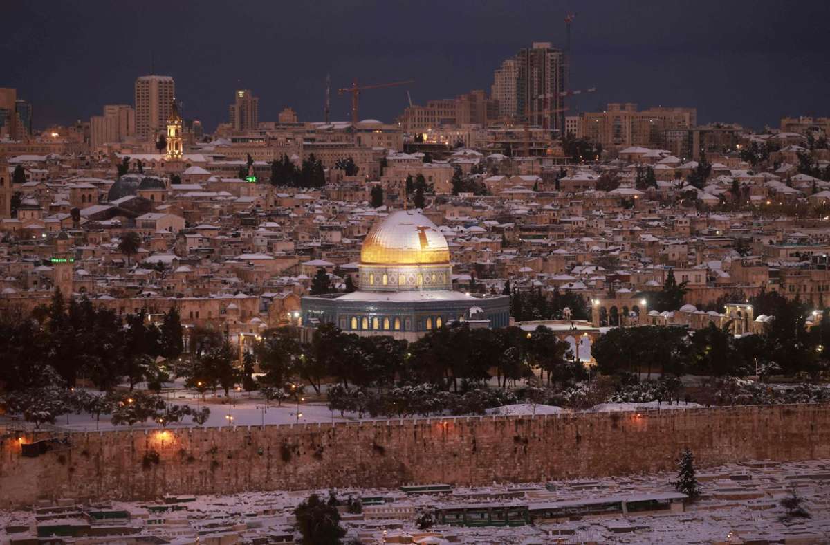 Am Mittwochabend fielen in Jerusalem bereits Schnee. Foto: AFP/MENAHEM KAHANA