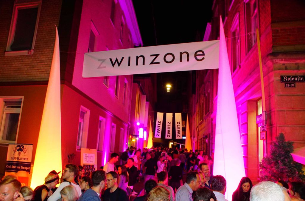 Wenn die engen Gassen im Bohnenviertel zur „Winezone“ werden, ist Party im Quartier angesagt.