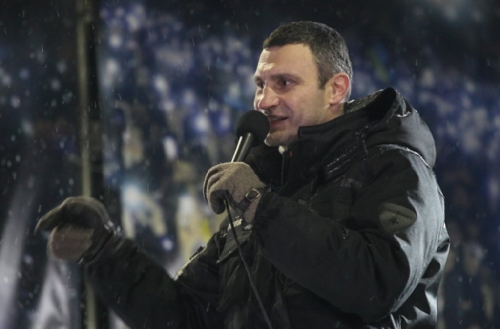 Oppositionsführer Wladimir Klitschko spricht zu seinen Anhängern.