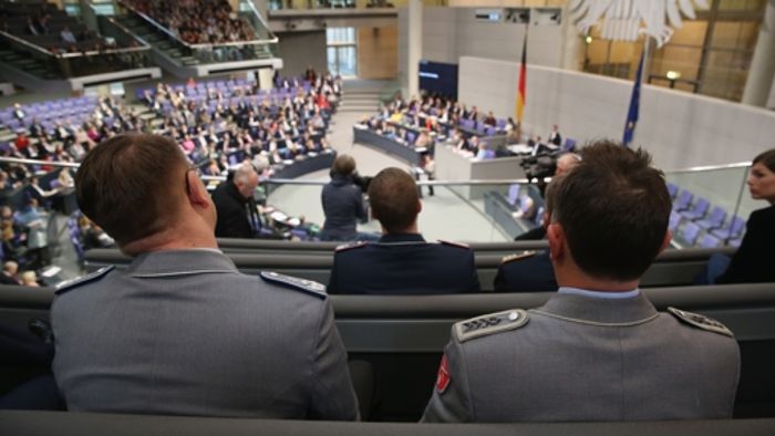 Bundestag beschließt Anti-IS-Einsatz