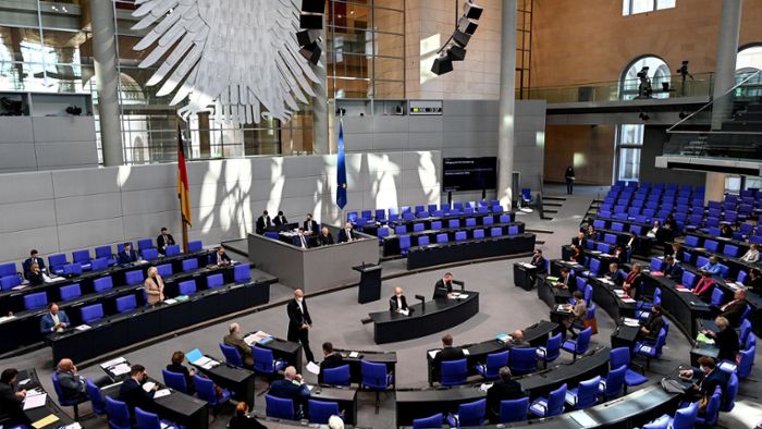 Wolfgang Schäuble prüft Konsequenzen für Bundestag